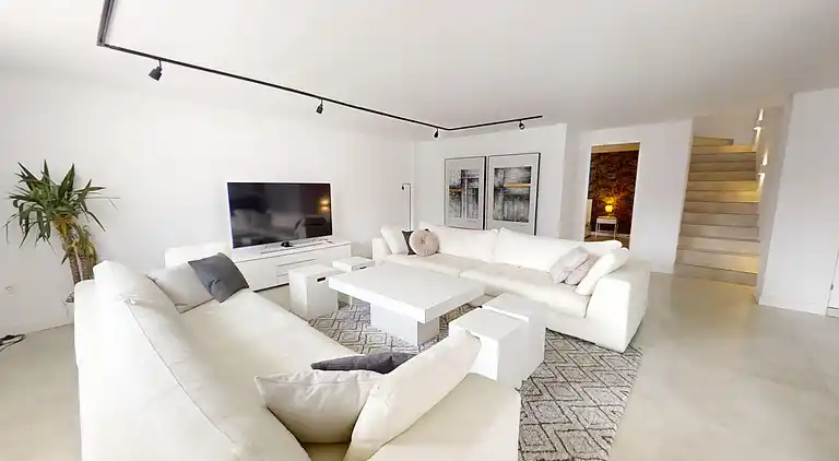 Modern Villa near beach