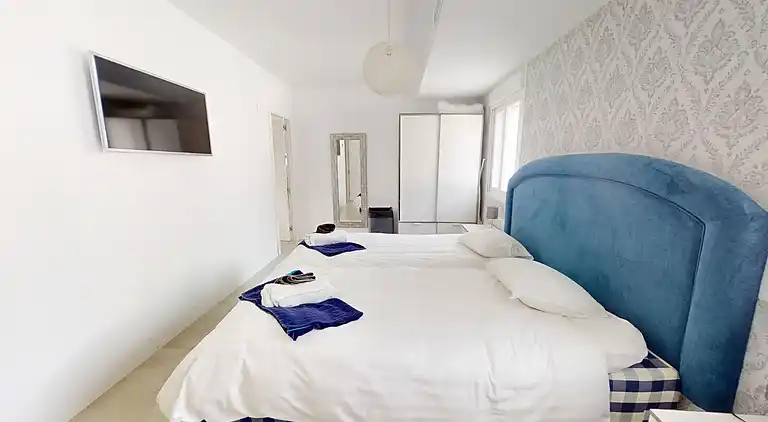 Modern Villa near beach