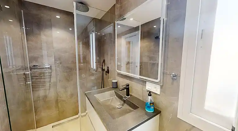 Modern Villa near beach