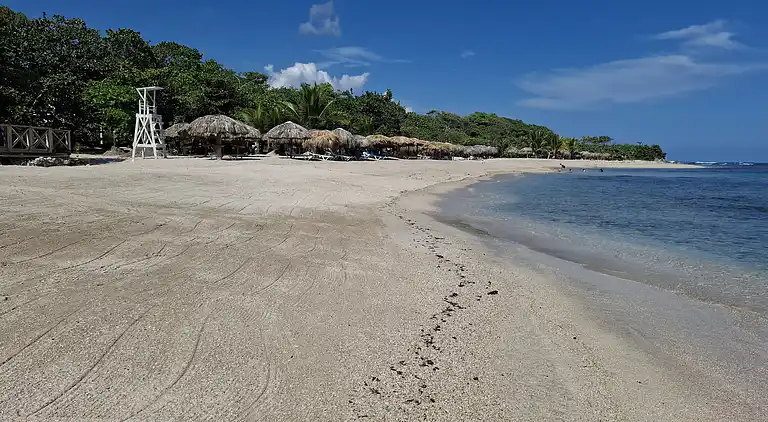 Costambar Seaside Apartment mit Pool
