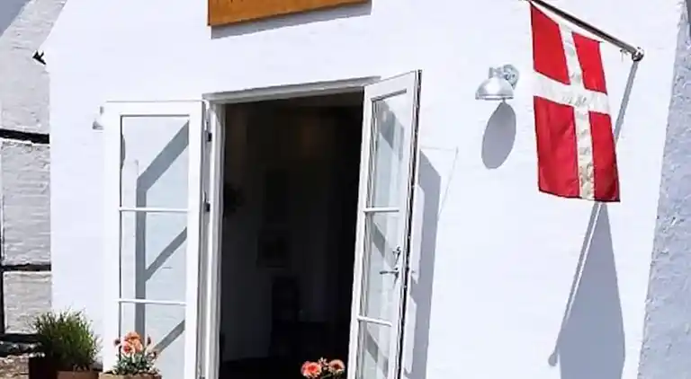 Rummeligt feriehus tæt på badestrand