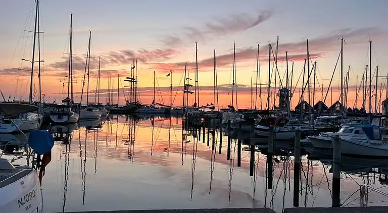 Rummeligt feriehus tæt på badestrand
