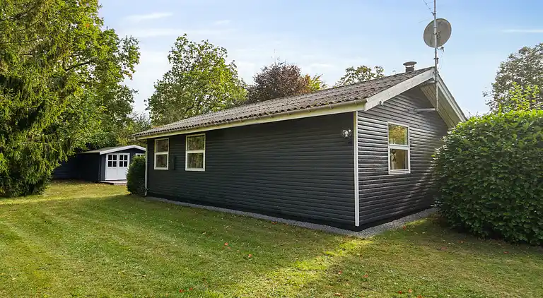 Hyggeligt sommerhus tæt på stranden