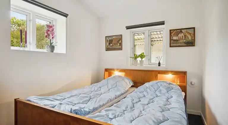 Nyrenoveret bolig i landlig idyl og tæt på strand