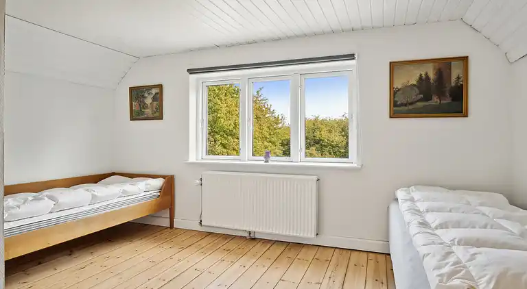 Nyrenoveret bolig i landlig idyl og tæt på strand