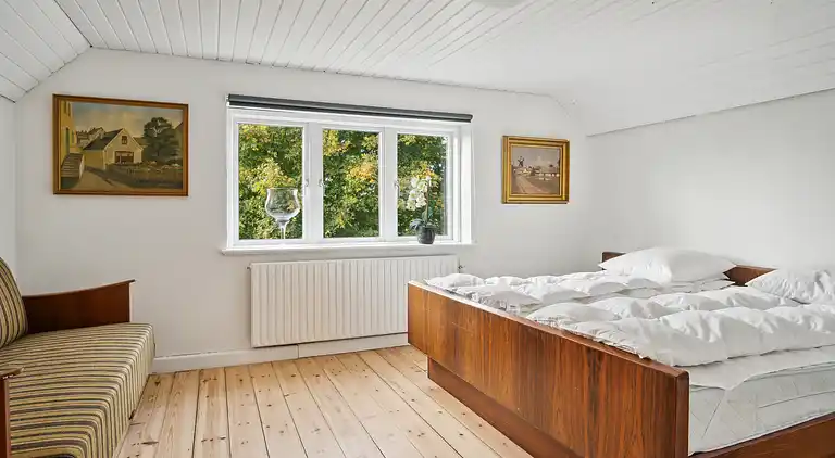 Nyrenoveret bolig i landlig idyl og tæt på strand