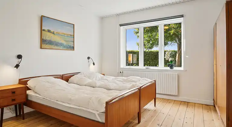 Nyrenoveret bolig i landlig idyl og tæt på strand