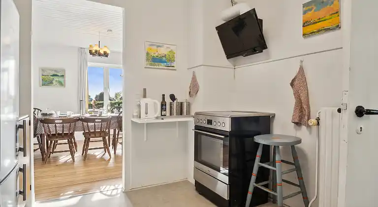 Nyrenoveret bolig i landlig idyl og tæt på strand