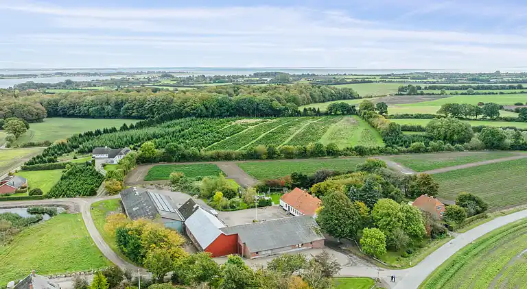 Landidyl med vildmarksbad, sauna og aktivitetsrum