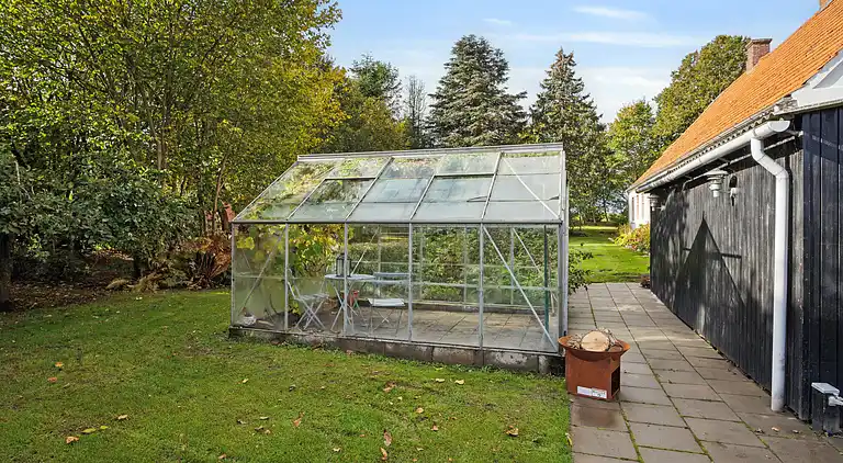 Landidyl med vildmarksbad, sauna og aktivitetsrum