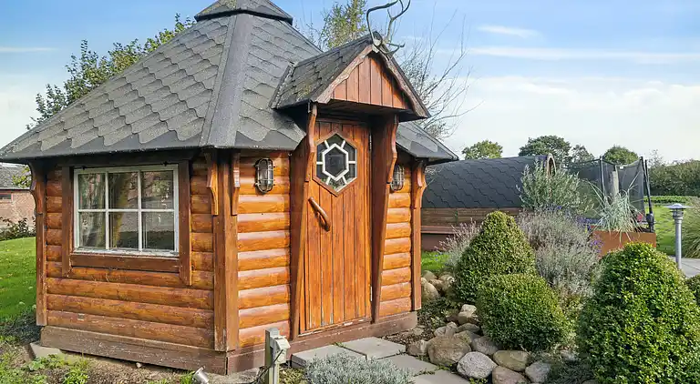 Landidyl med vildmarksbad, sauna og aktivitetsrum