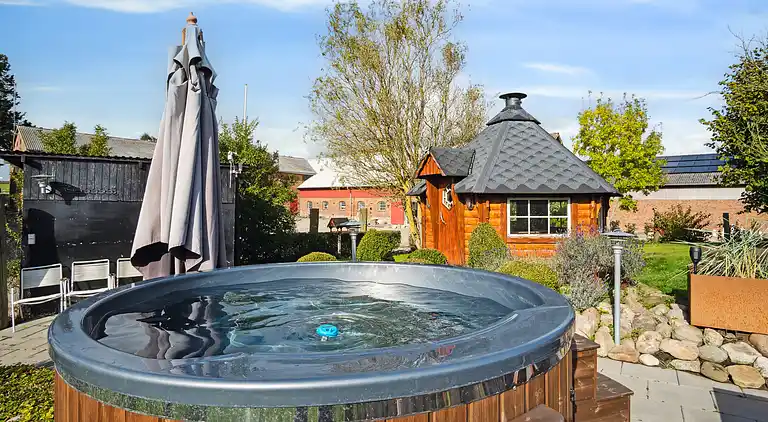 Landidyl med vildmarksbad, sauna og aktivitetsrum