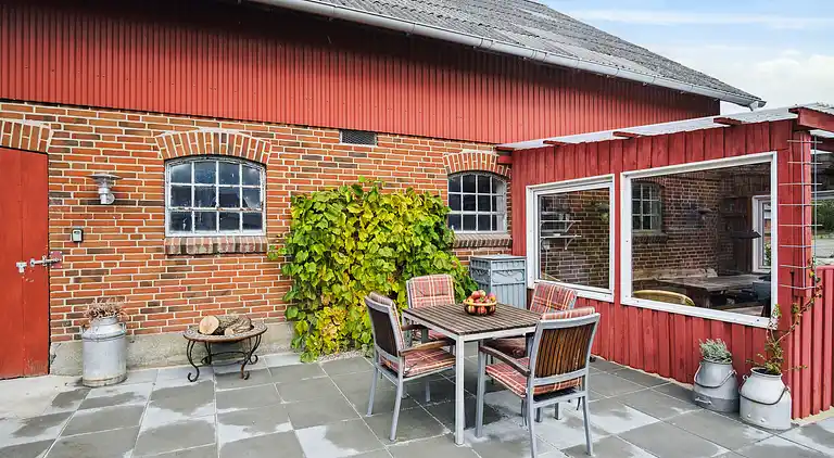 Landidyl med vildmarksbad, sauna og aktivitetsrum