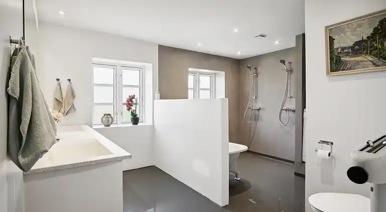 Landidyl med vildmarksbad, sauna og aktivitetsrum