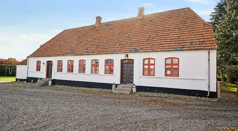 Landidyl med vildmarksbad, sauna og aktivitetsrum