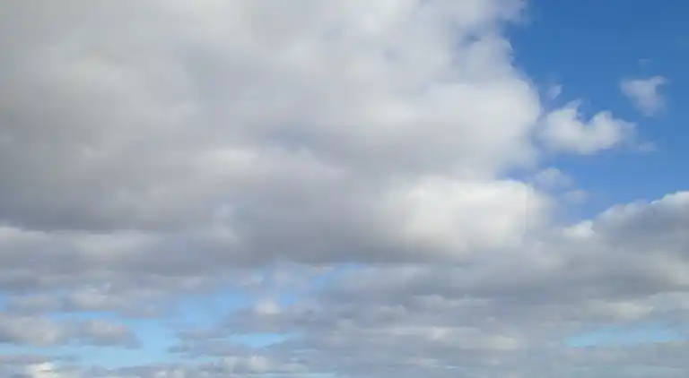 Gemütliches, reetgedecktes Ferienhaus-ladestation