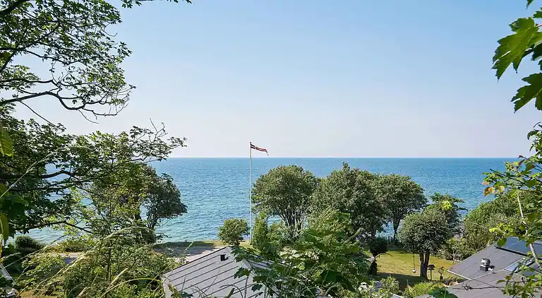 Sommerhus fra  2021, beliggende i første række til havet