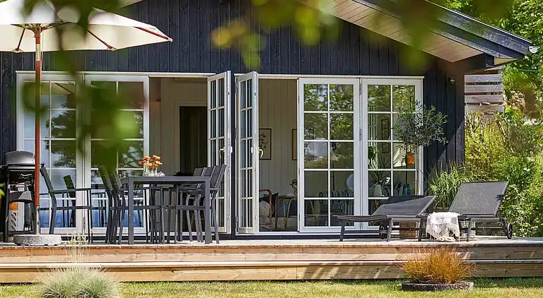 Sommerhus fra  2021, beliggende i første række til havet