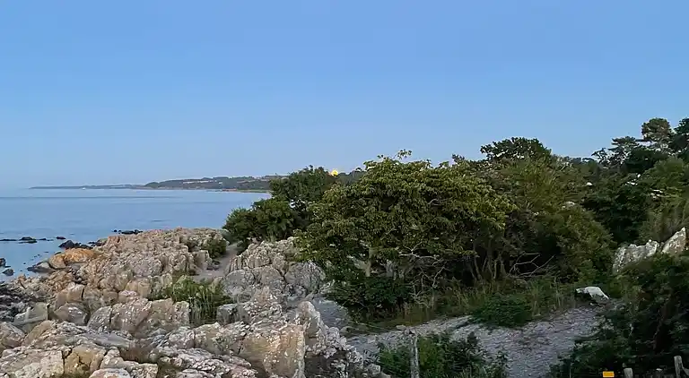 Skønt beliggende fritidshus i Melsted, Gudhjem