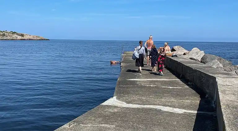 Skønt beliggende fritidshus i Melsted, Gudhjem