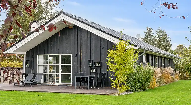 Neues Ferienhaus in Strandnähe