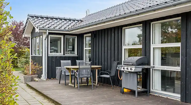 Neues Ferienhaus in Strandnähe