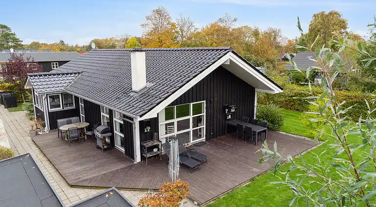 Neues Ferienhaus in Strandnähe