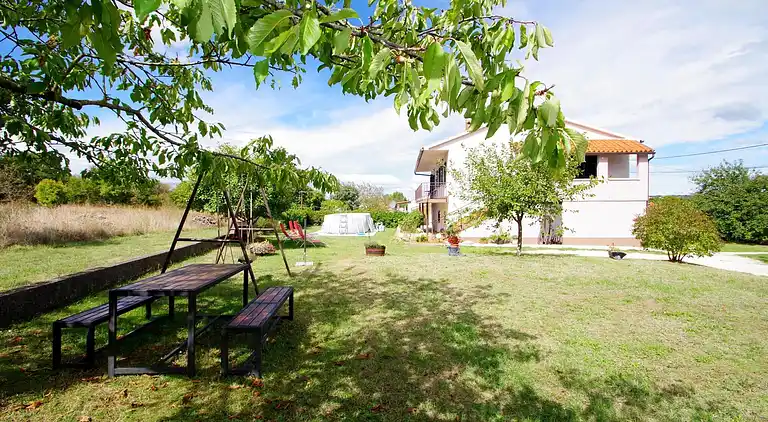 Apartment in Šajini