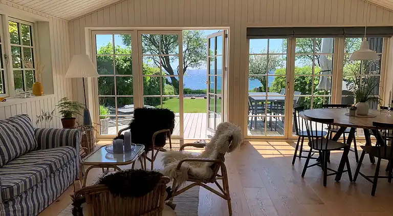 Sommerhus fra  2021, beliggende i første række til havet