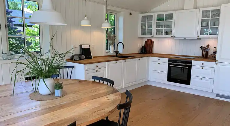 Sommerhus fra  2021, beliggende i første række til havet