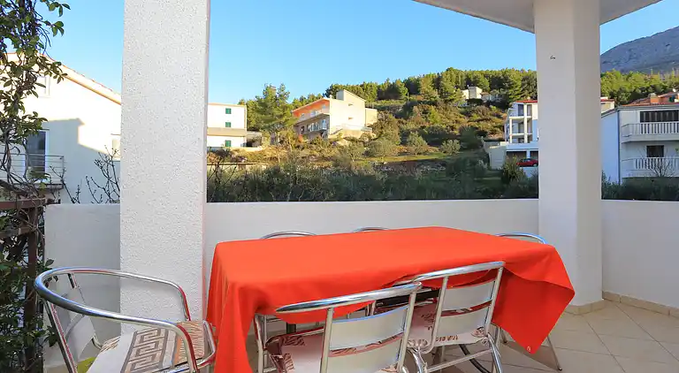 Four-bedroom apartment with balcony Podstrana, Split