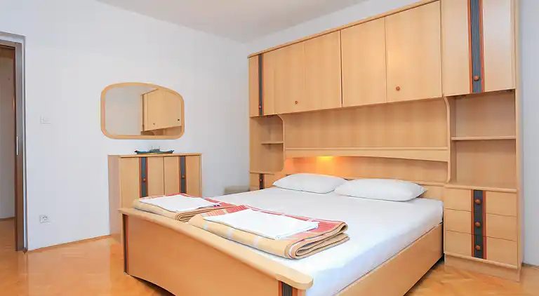 Four-bedroom apartment with balcony Podstrana, Split