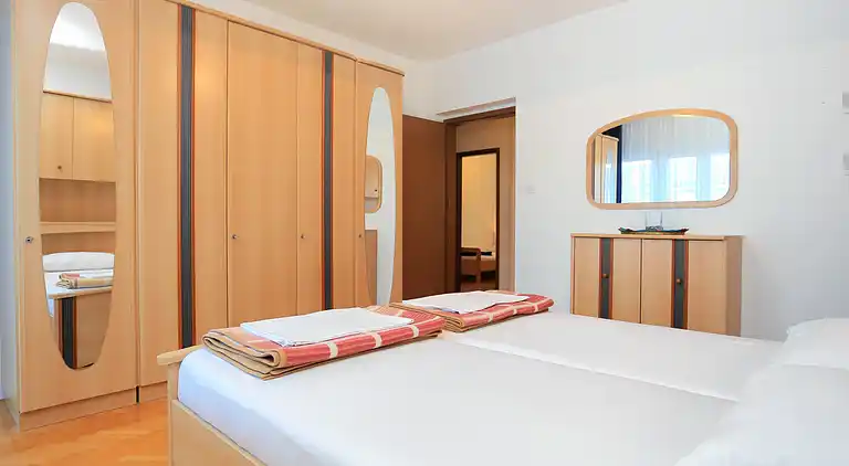 Four-bedroom apartment with balcony Podstrana, Split