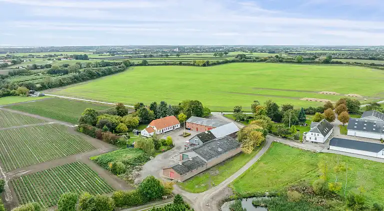 750 m2 landidyl⎮Gildesal⎮Aktivitetsrum⎮Minigolf