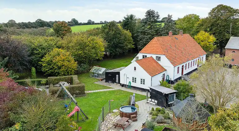 750 m2 landidyl⎮Gildesal⎮Aktivitetsrum⎮Minigolf