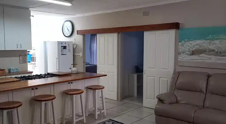 25 ON Main Struisbaai