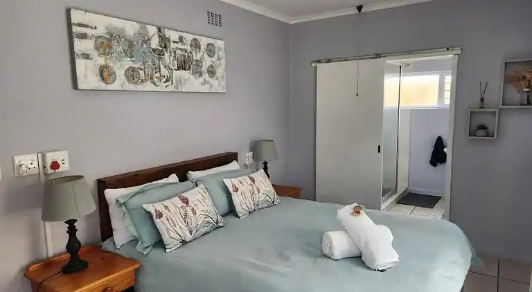 25 ON Main Struisbaai