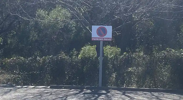 Bikini, eine Wohnung in der Nähe des Platzes