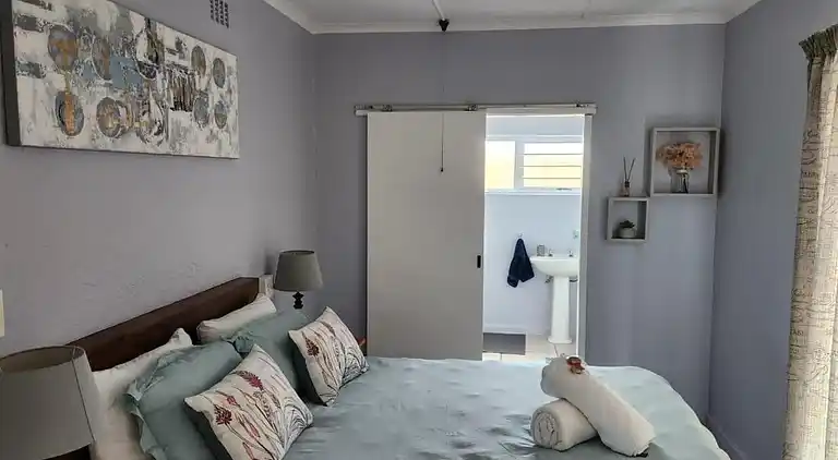 25 ON Main Struisbaai