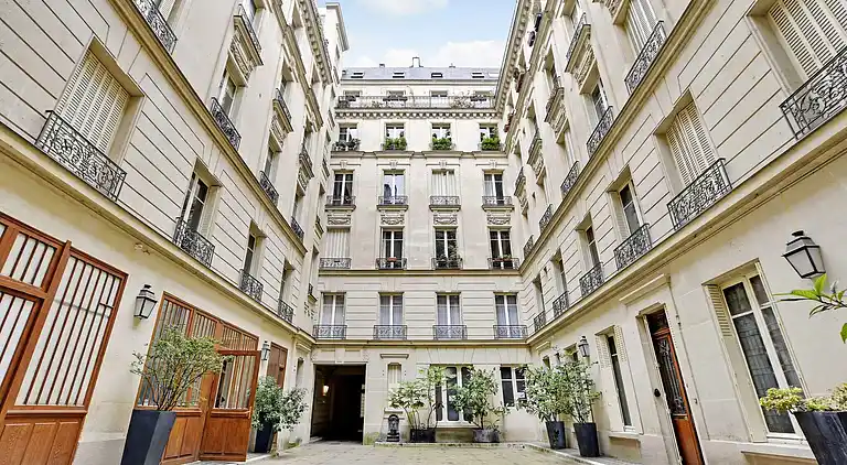 Apartment in Enfants-Rouges