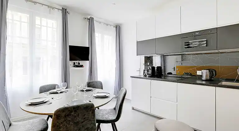 Apartment in Arts-et-Métiers