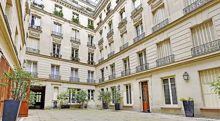 Apartment in Enfants-Rouges