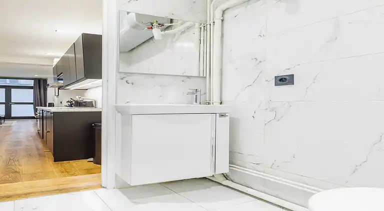 Apartment in Saint-Philippe-du-Roule