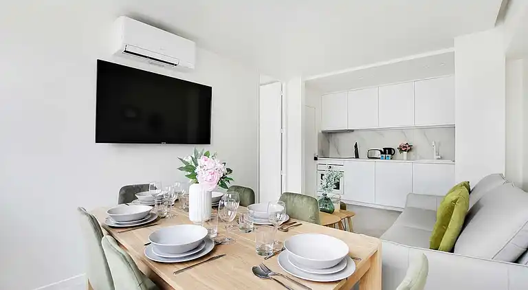 Apartment in Saint-Philippe-du-Roule