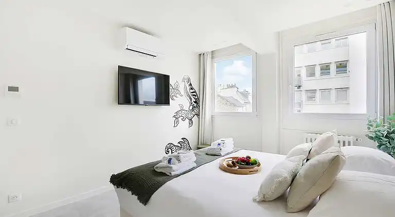 Apartment in Saint-Philippe-du-Roule