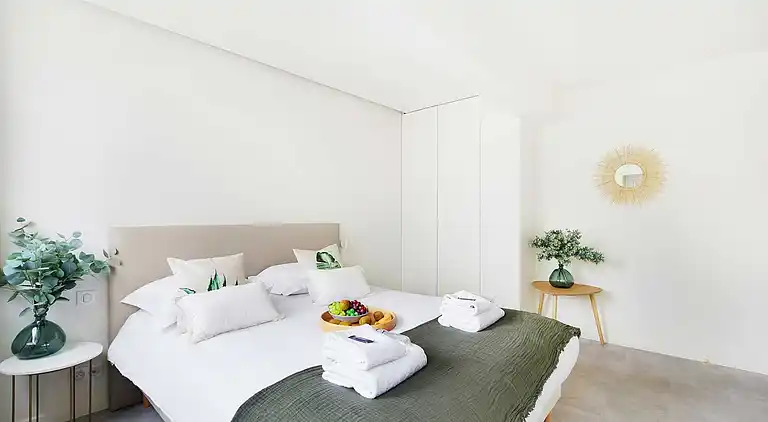 Apartment in Saint-Philippe-du-Roule