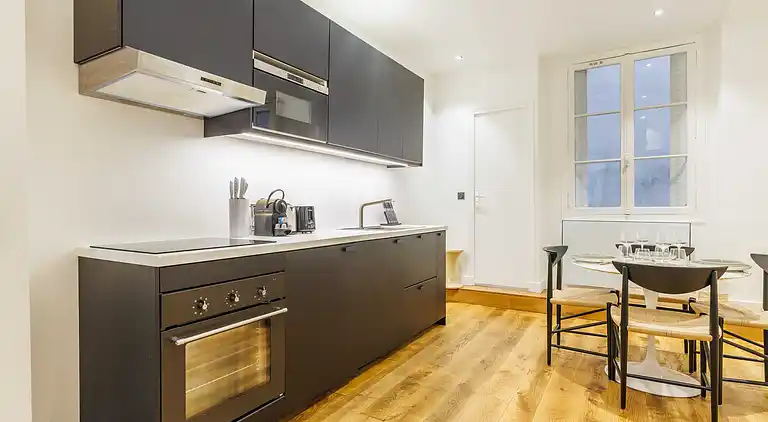 Apartment in Saint-Philippe-du-Roule