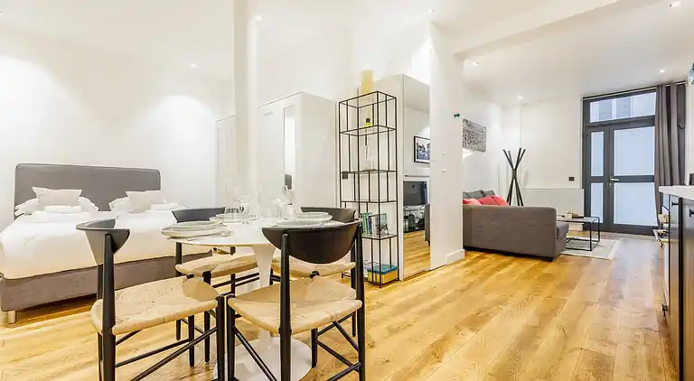 Apartment in Saint-Philippe-du-Roule