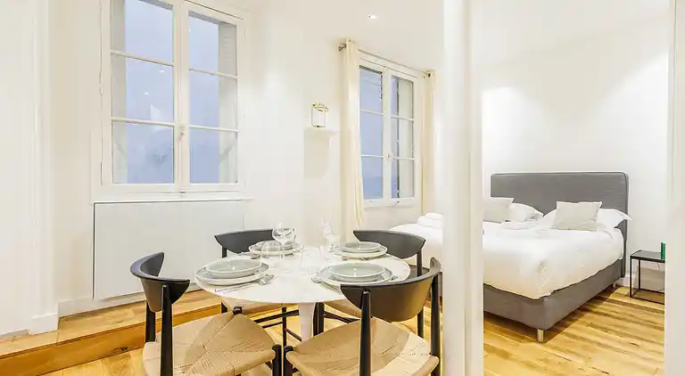 Apartment in Saint-Philippe-du-Roule