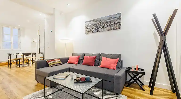 Apartment in Saint-Philippe-du-Roule